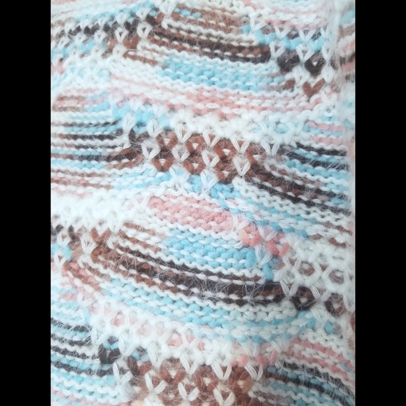 5⭐Fuzzy white boho multi print oversized chunky knit pullover crew neck sweater - Picture 10 of 11